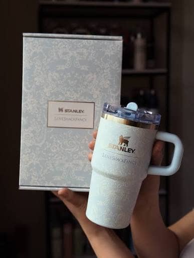 Термокружка Stanley Love Shack Fancy New, 20 oz / Голубой бантик 1